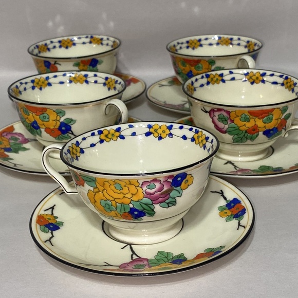 Accents Vintage Set Of 5 Royal Doulton Mini Tea Cups And Saucers